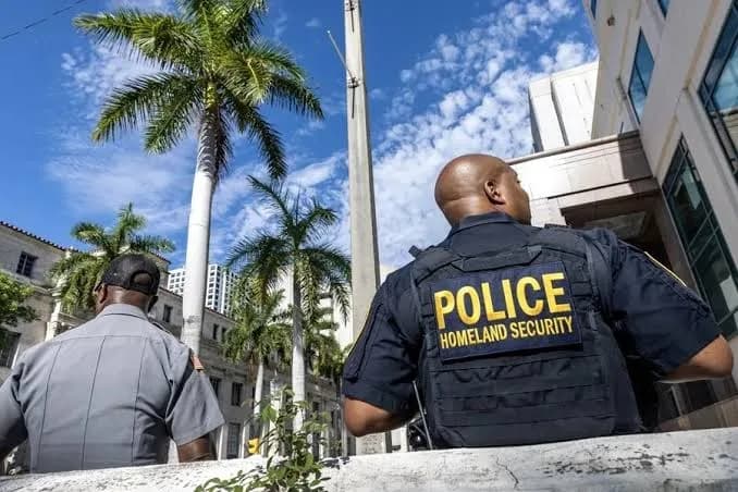 Policía de Florida coopera con ICE