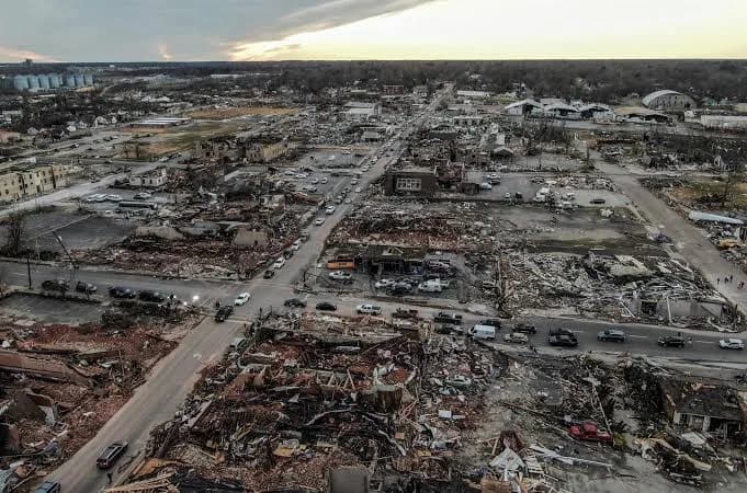 Un muerto tras paso de tornados